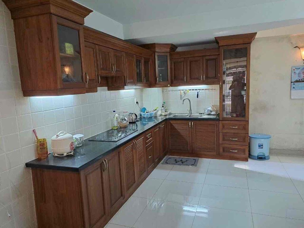 4-Bedroom Townhouse with Business Potential in Go Vap