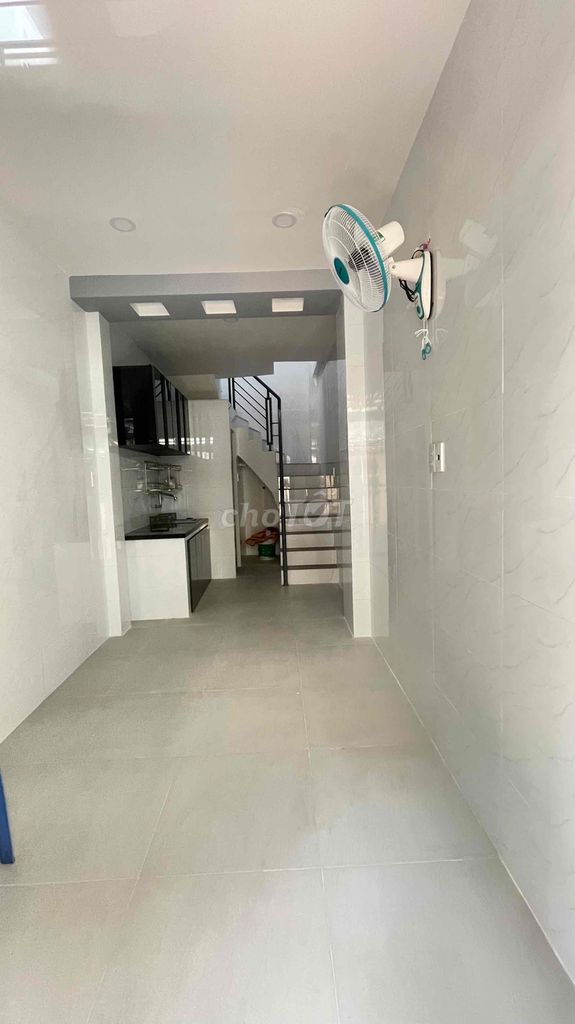 New Townhouse Near Schools and Markets