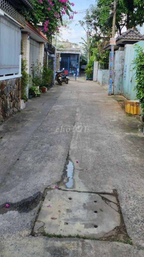 Spacious House Near An Suong Bus Terminal