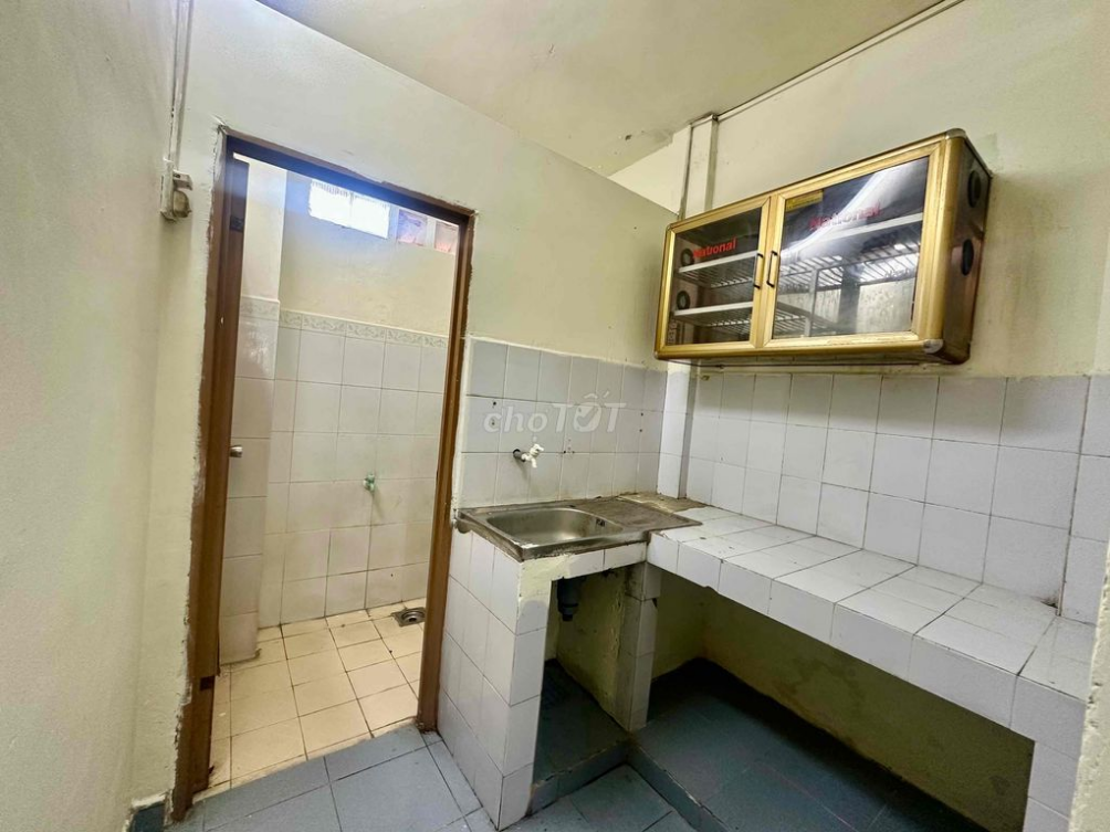 Small House in Vitaghe with Yard - Perfect for Online Business/Shop
