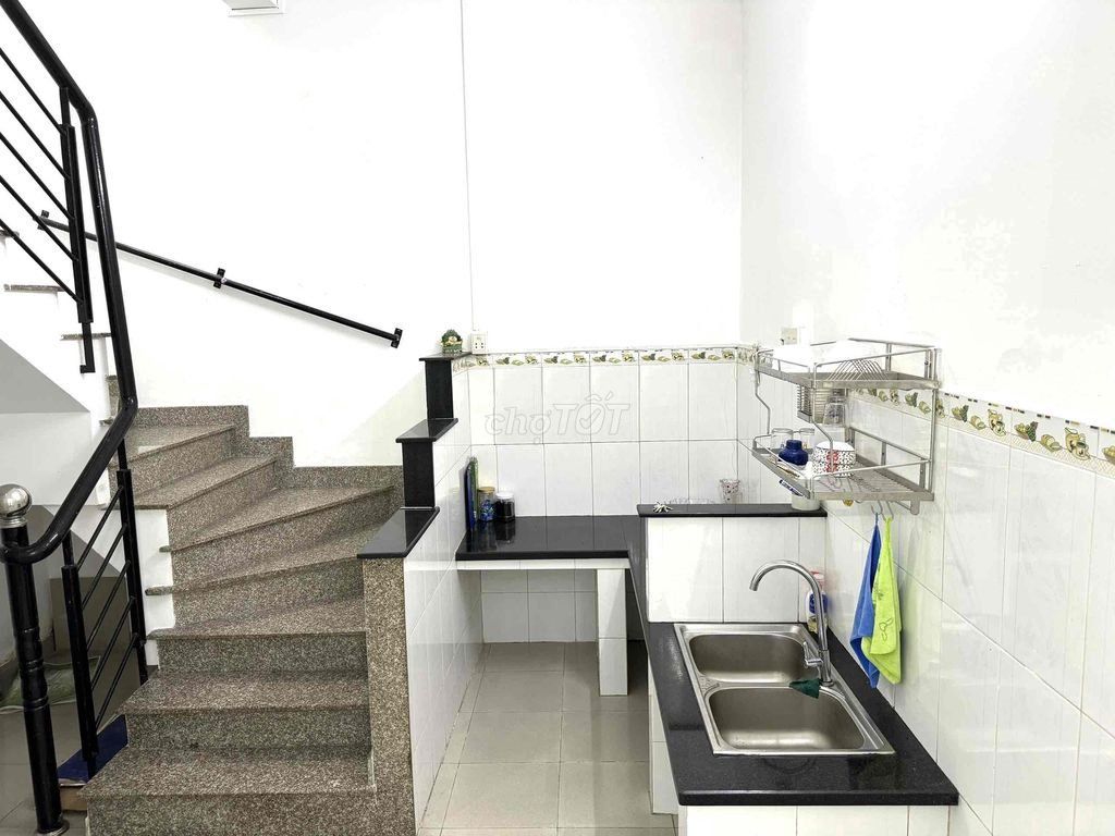 Modern 2BR House with Parking in Tan Binh