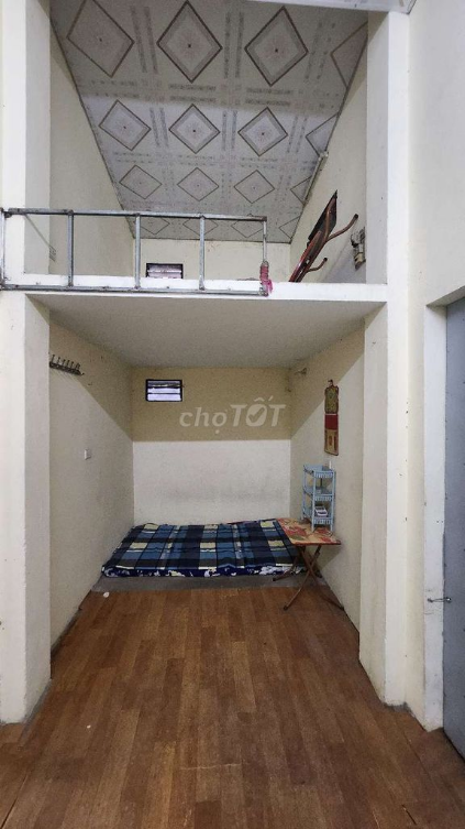 Compact Self-Contained Apartment with Separate Rooms