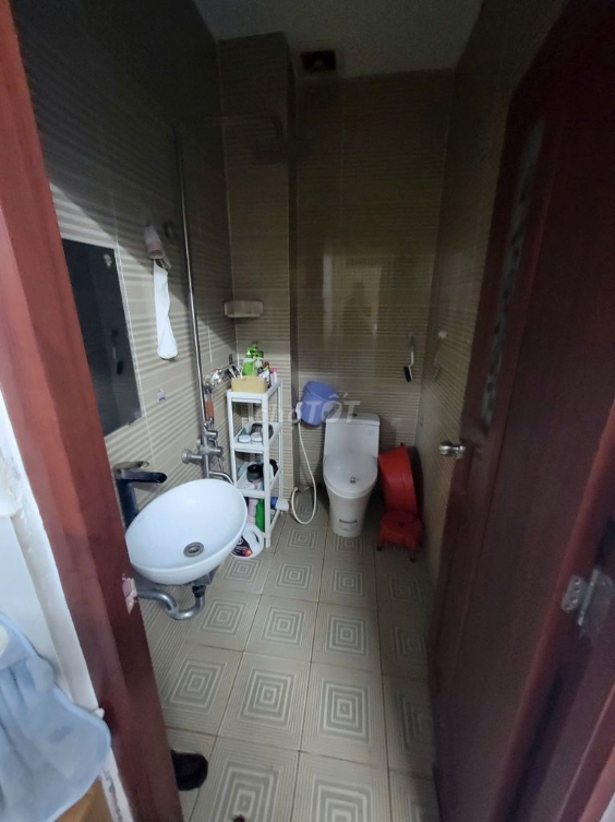 Mặt Tiền 341 Lạc Long Quân - Spacious Rental Property for Business or Living