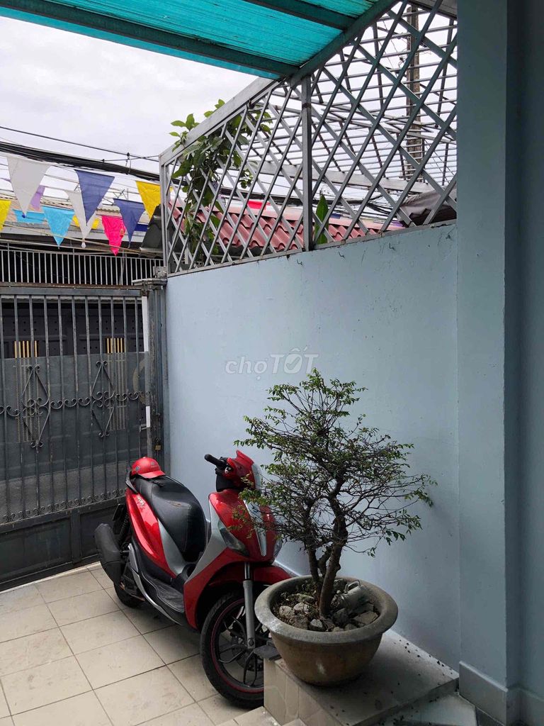 Spacious 2-Bedroom House Near Tam Ha Market