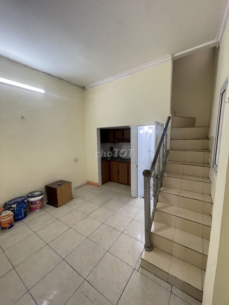 Spacious House Near Schools and Markets