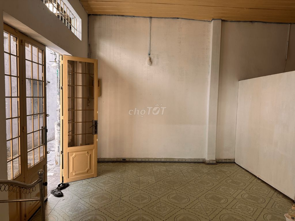 Compact 1-Bedroom Apartment in Quiet Residential Area