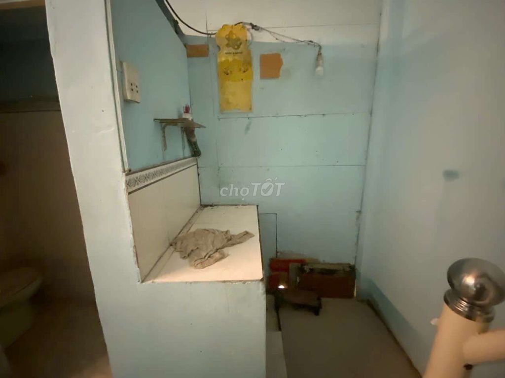 Blue-painted house with 1 bedroom