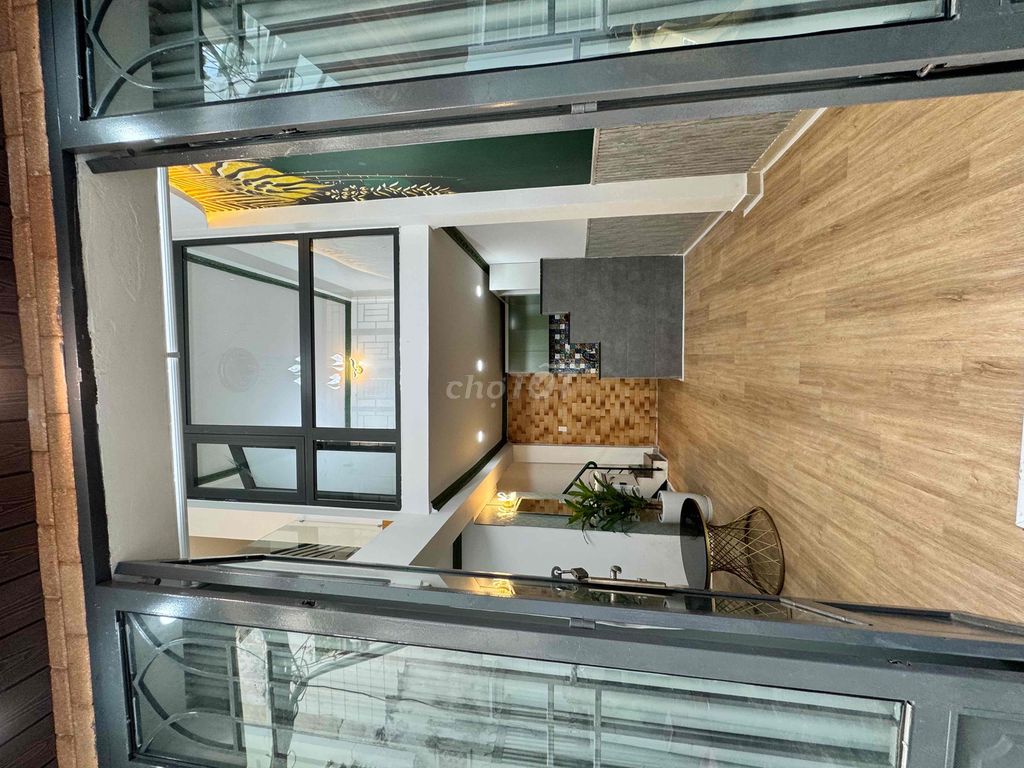 Modern 3-Bedroom Townhouse with Balcony in District 5