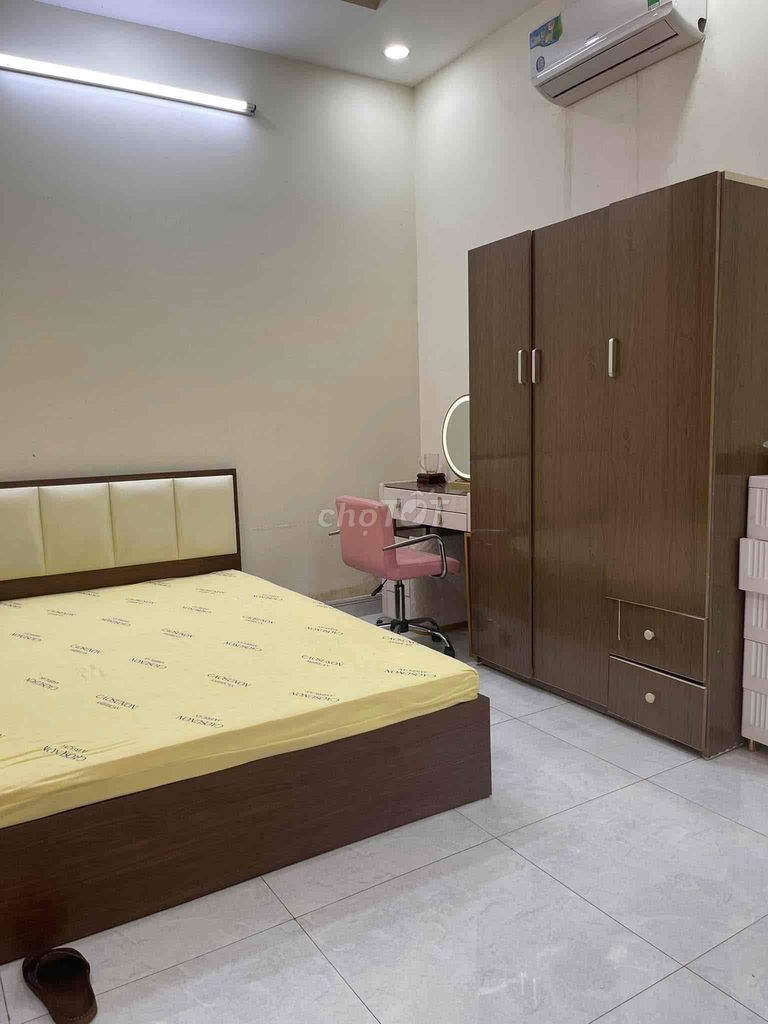 Modern 4-Bedroom House with Full Amenities