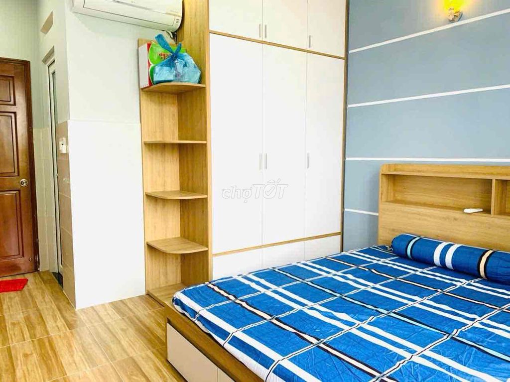 Modern 4-Bedroom Townhouse with Full Furniture