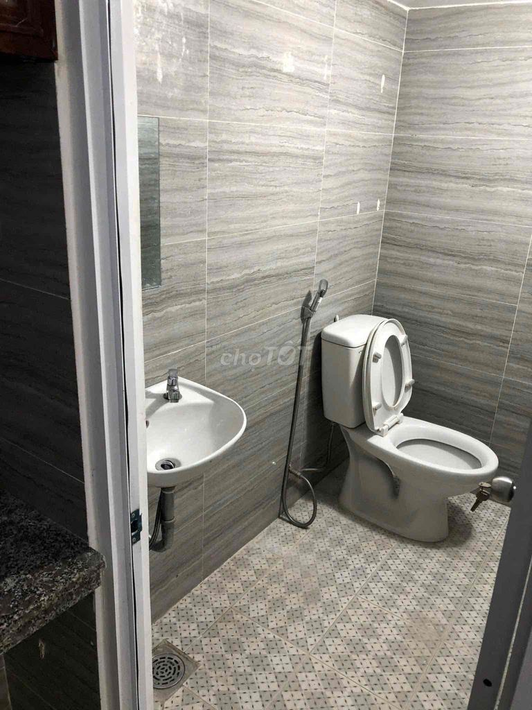 Modern Townhouse Near Giga Mall with Parking