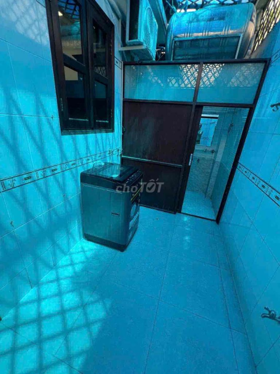 Spacious Rental with Parking and Laundry Area