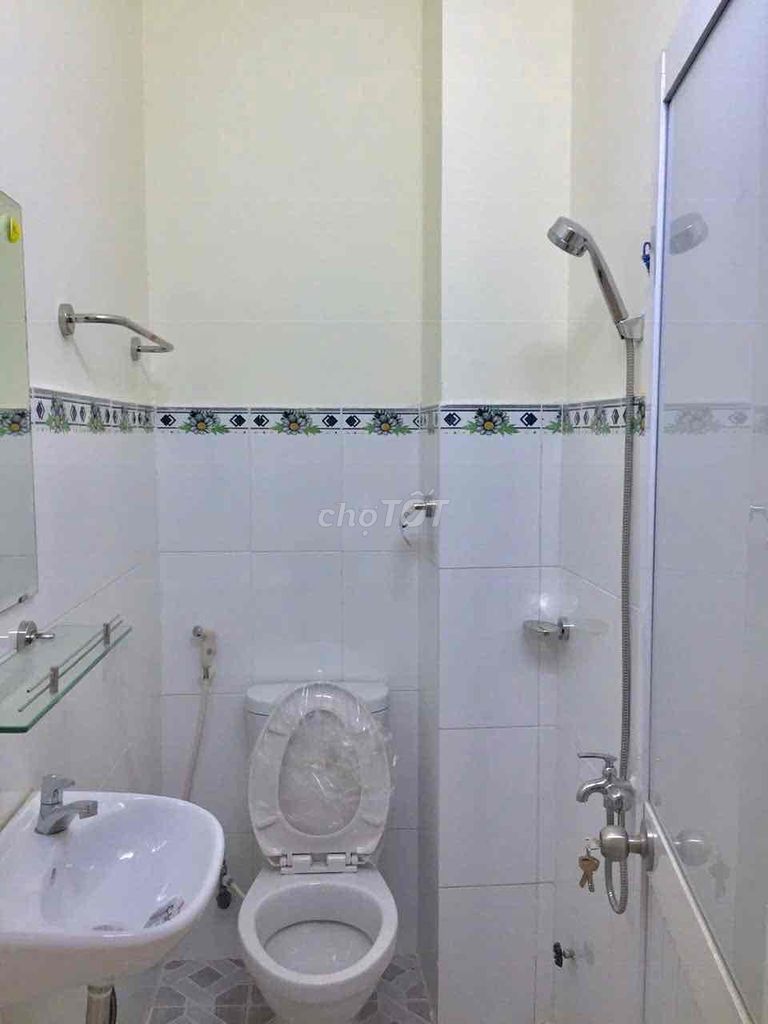 3-Story Townhouse with 2 Bedrooms in Binh Tan