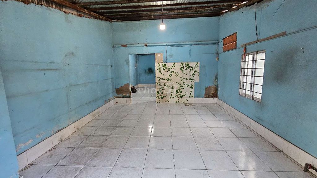 Spacious 1-Bedroom House in District 8