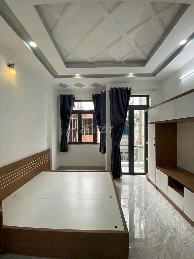 Modern 4BR Townhouse with Rooftop Terrace