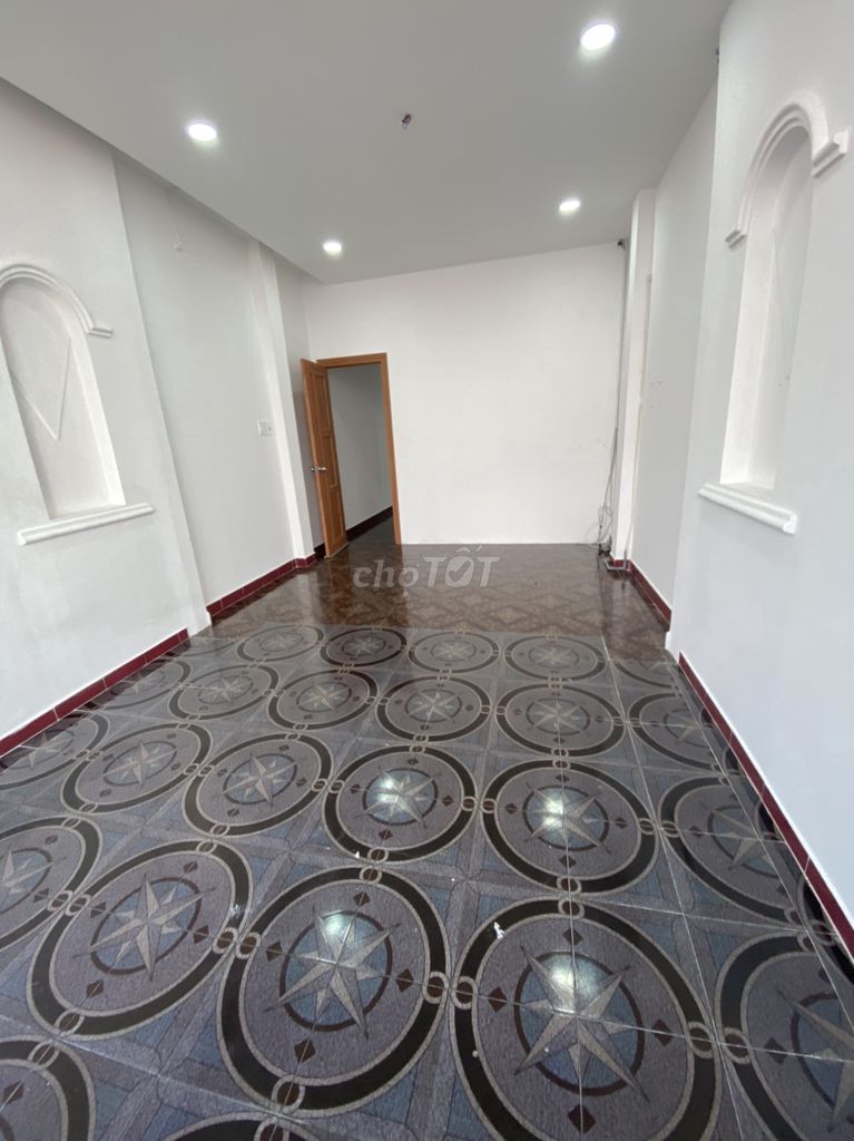 Modern 2-Bedroom House with 6m Wide Alley