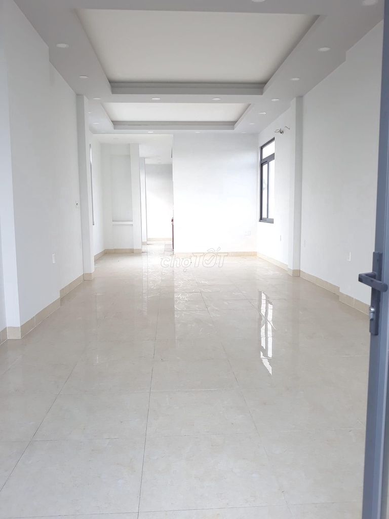 Modern 4-Bedroom House with Parking in Tan Binh