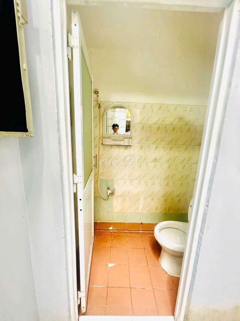 Modern Two-Bedroom House Near Airport