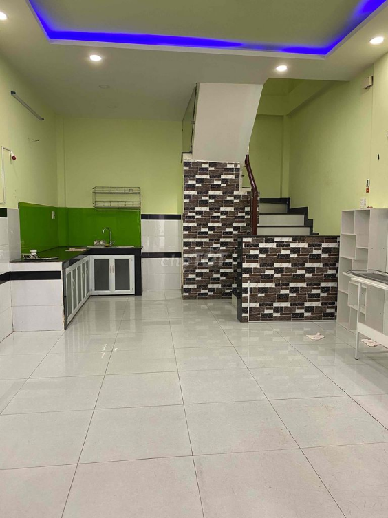 Secure Quiet Townhouse in CMT8 Area, Tan Binh District