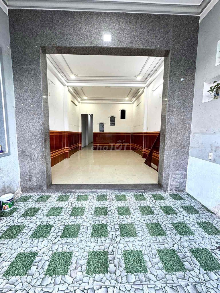 Spacious 5BR Commercial House Near Beach