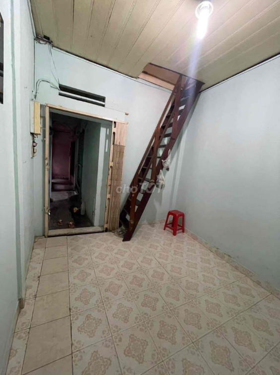 Compact Studio Near University with Convenient Location