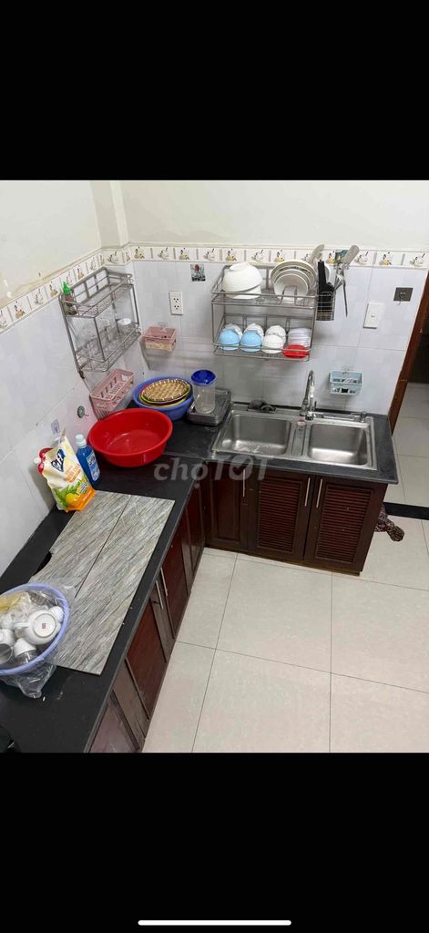 Spacious Private Room with Kitchen and Laundry