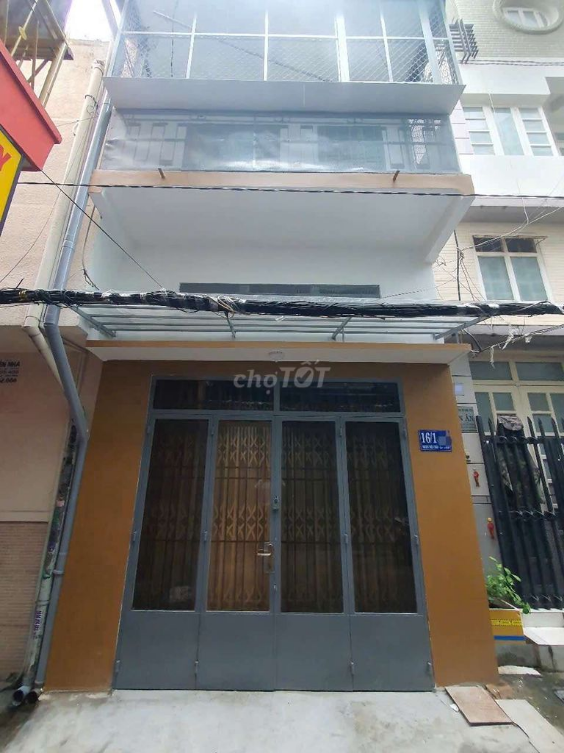 Rental Property in Narrow Alley - 3.5x7m with Loft