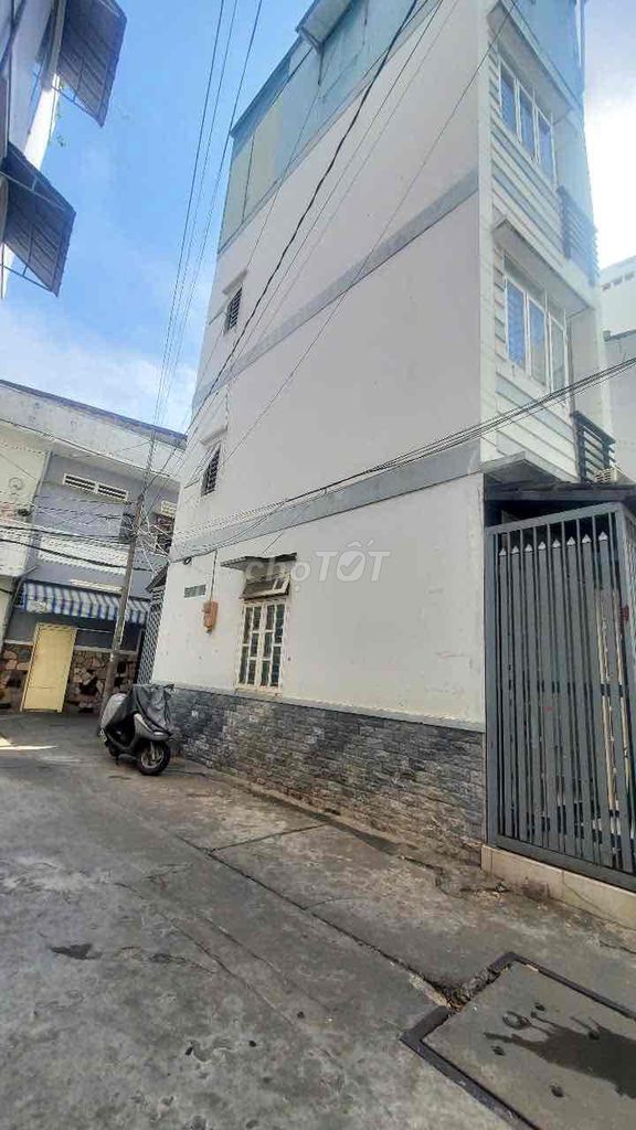 Modern 3-Story House with Rooftop in Phu Nhuan