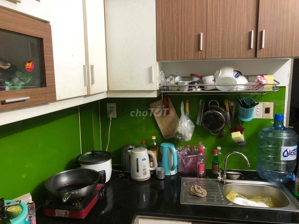 Spacious Balcony Apartment Near Market with Utilities