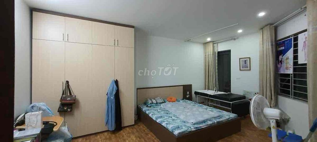 5-Floor Corner House with Business Potential