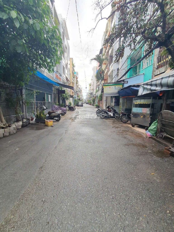 Rental Property in Narrow Alley - 3.5x7m with Loft