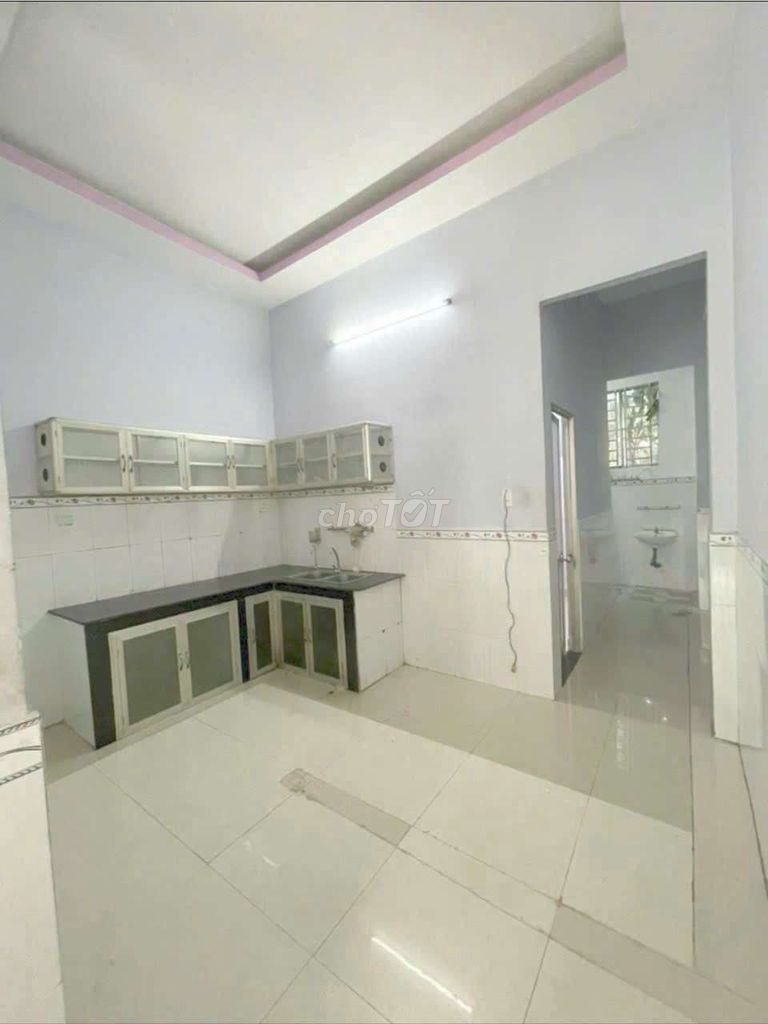 Spacious 4-Bedroom Townhouse with Modern Amenities
