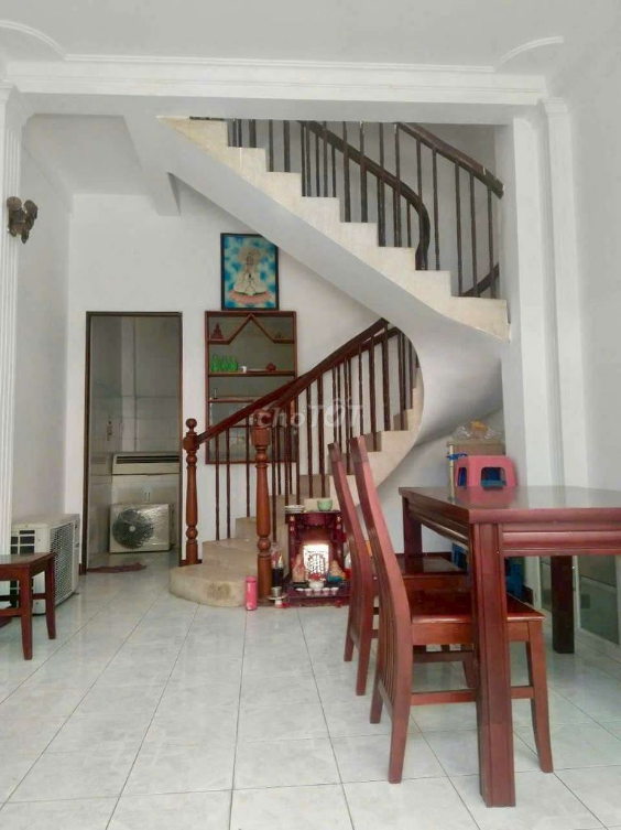 Spacious 3-Bedroom House near Market and School in Phu Nhuan District