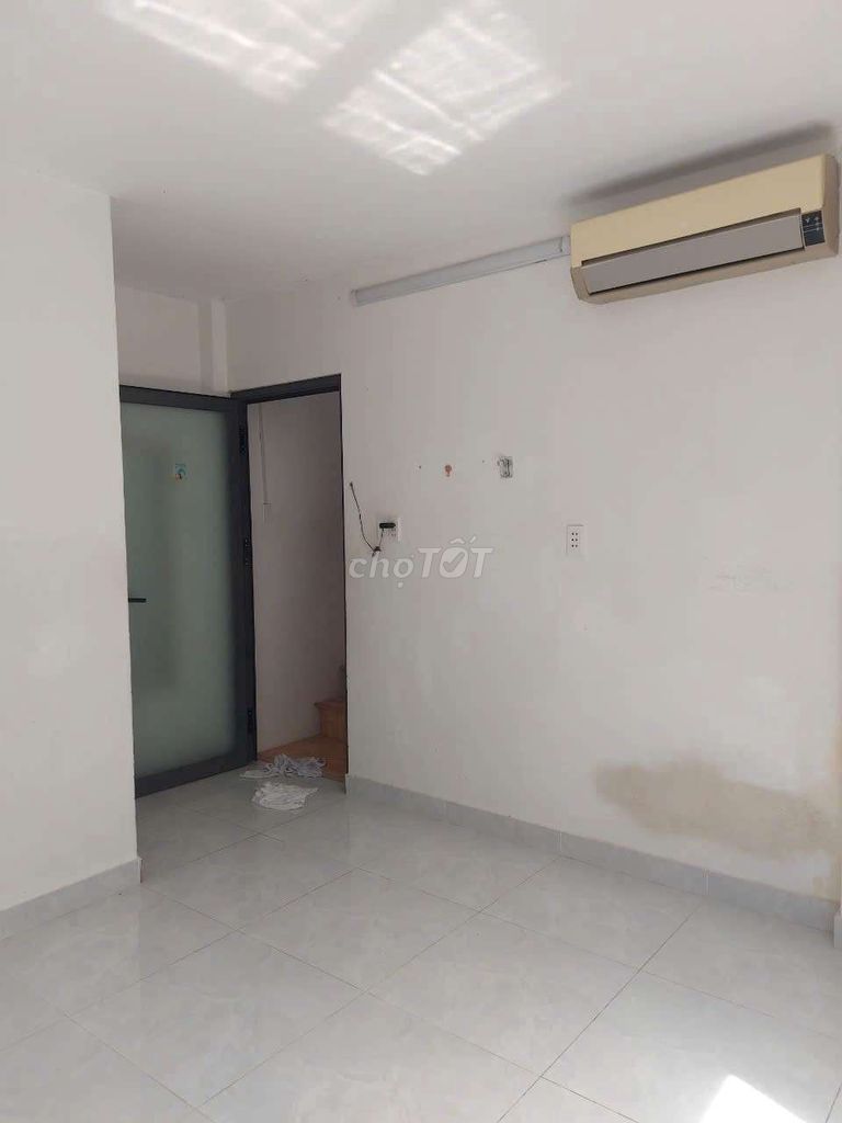 Modern 2-Bedroom House with Basic Amenities