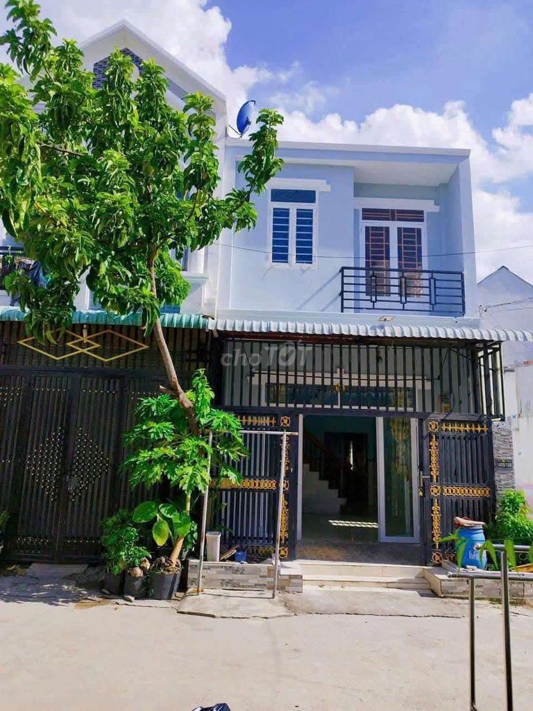 Modern Two-Story House Near Biconsi Complex