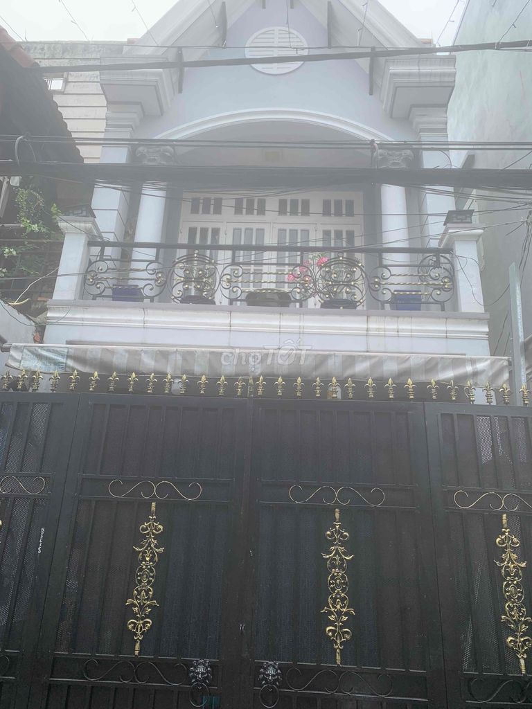 Spacious House Near Market and Church