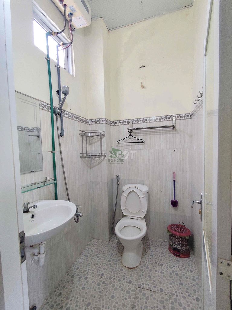3-Bedroom House Near Beach with Parking