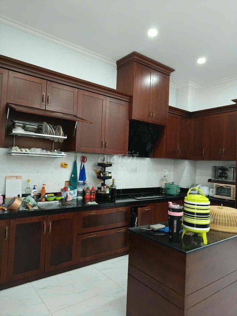 Luxury 5-Bedroom Villa with Full Furniture