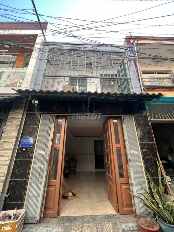 Bùi Quang Là House - Ground Floor + 1st Floor, 2 Bedrooms, Convenient Location