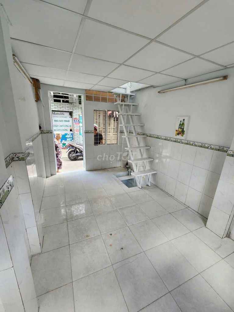Small Family/Group House in Go Vap District with Online Work Space