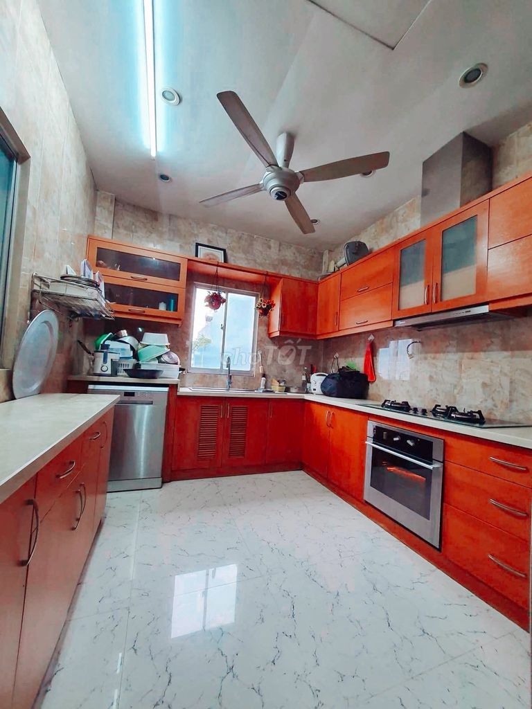Spacious 3-Bedroom House with Modern Amenities