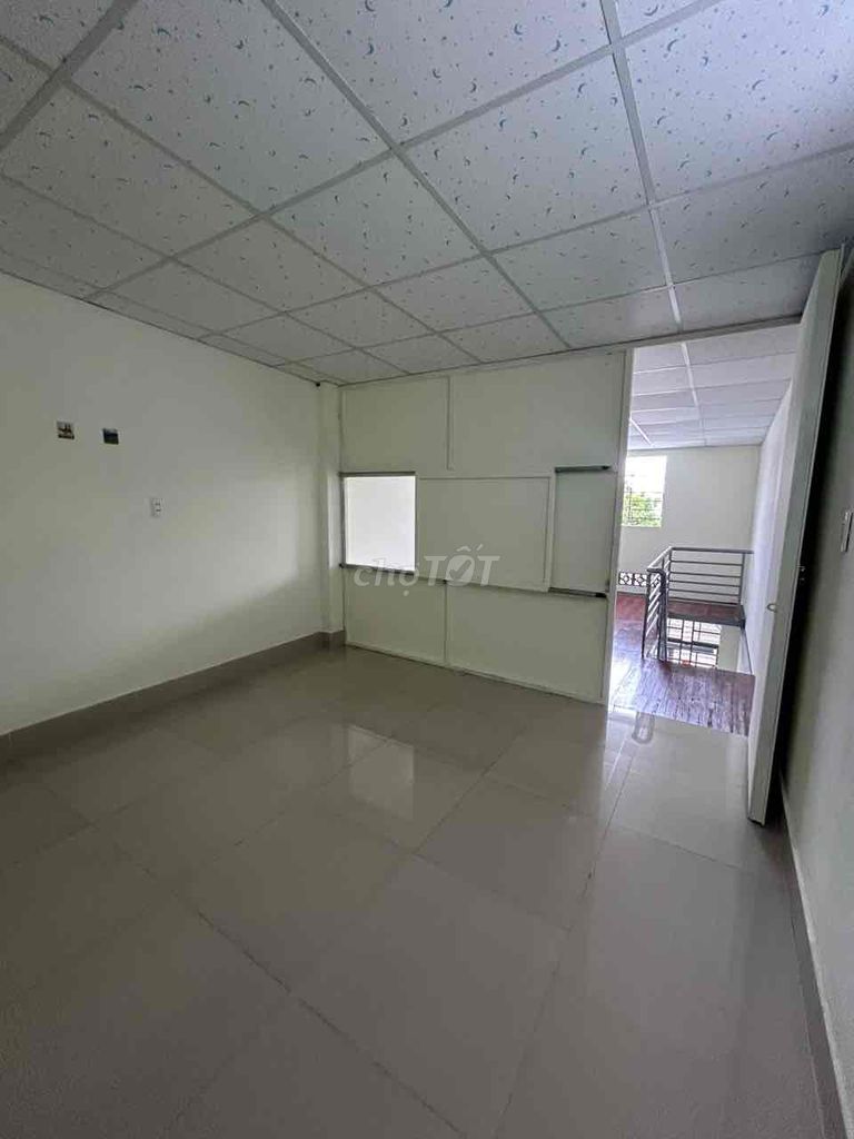 Modern 3-Bedroom House in District 9