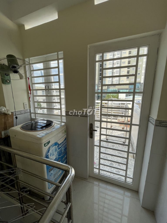 Fully Furnished 3-Bedroom Property with Multiple Living Spaces