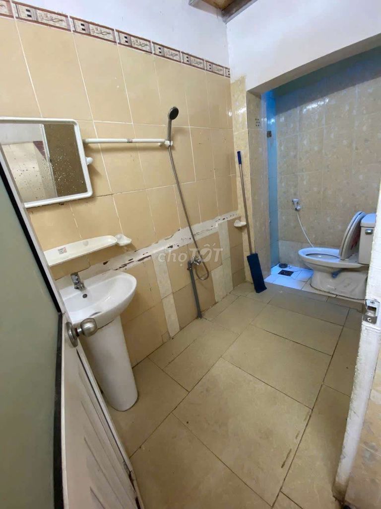 Spacious House in Binh Thanh with Business Potential