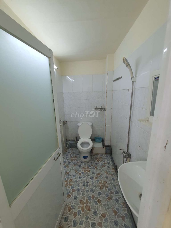 2-Story Family Home with 3 Bedrooms, Newly Renovated