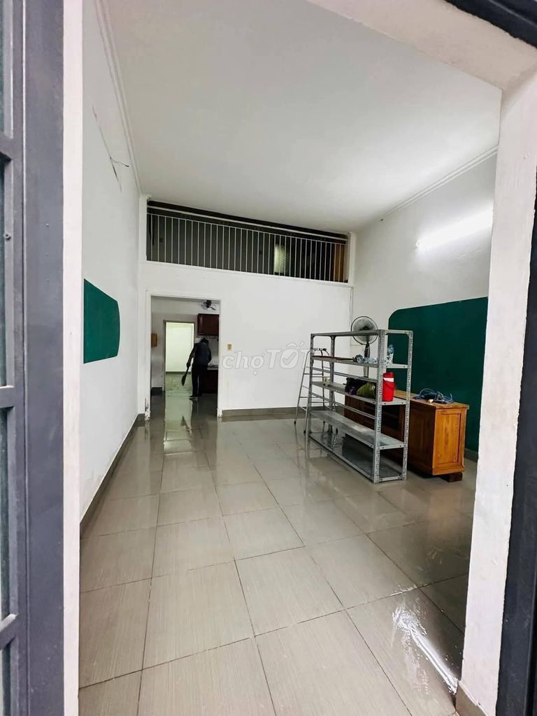 3-Bedroom House with Parking in Thu Duc