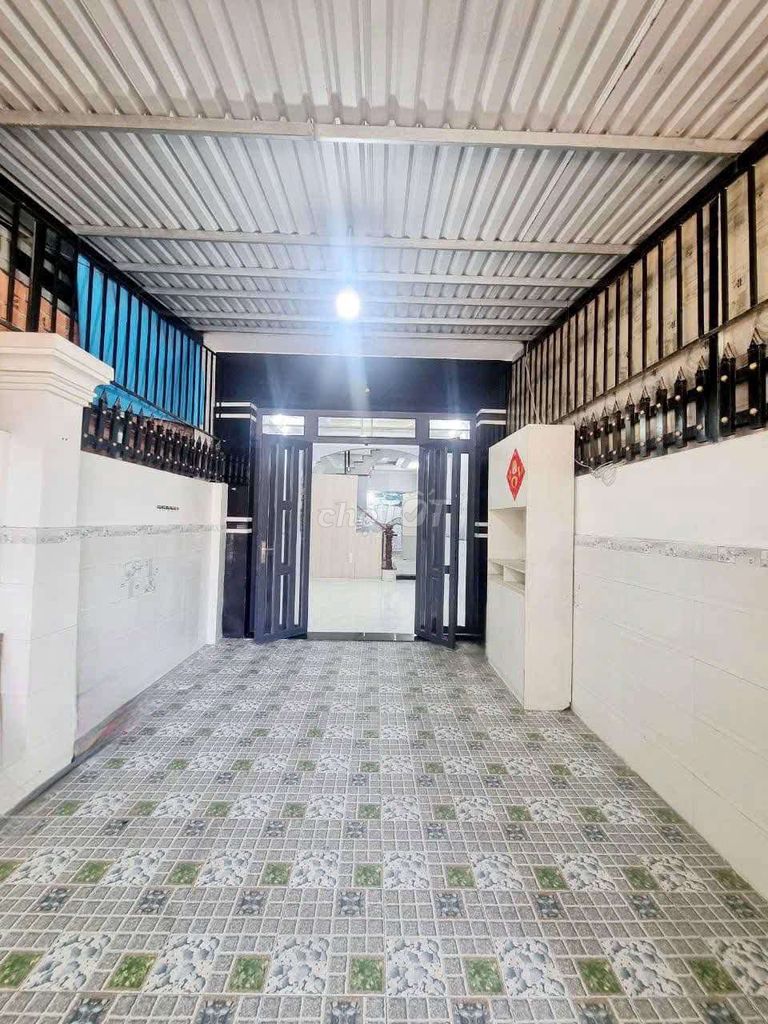 Spacious 4BR Townhouse with Bright Courtyard