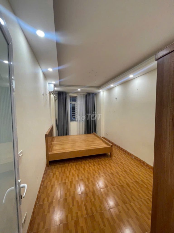 Townhouse in Long Bien - Near Chuong Duong Bridge - Fully Furnished - 2 Bedrooms