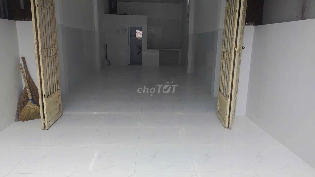 Spacious Ground Floor Home with Business Potential