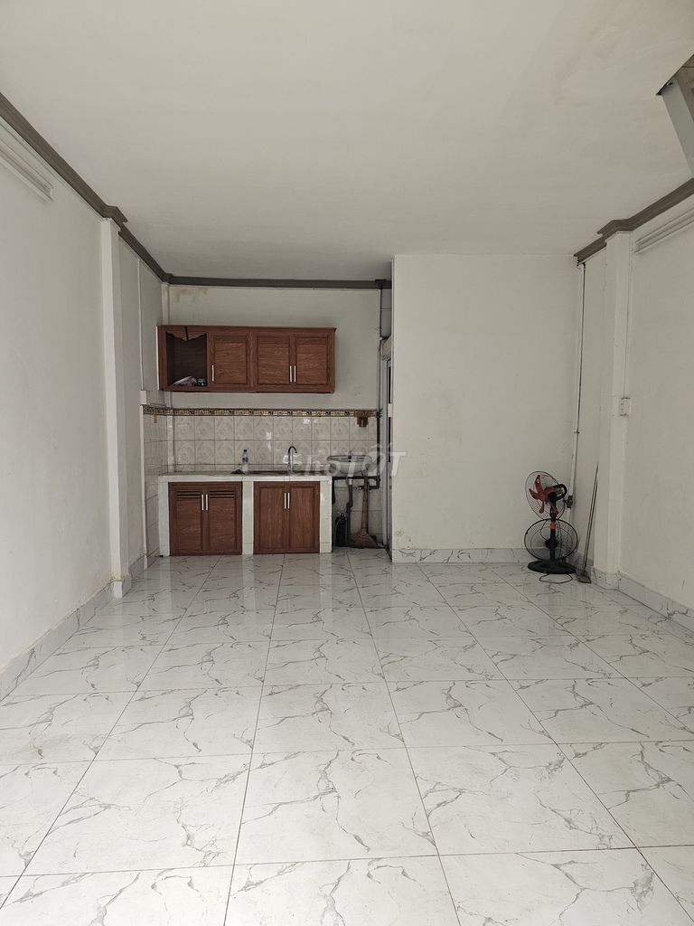 Two-Story House in Tan Binh, 32sqm